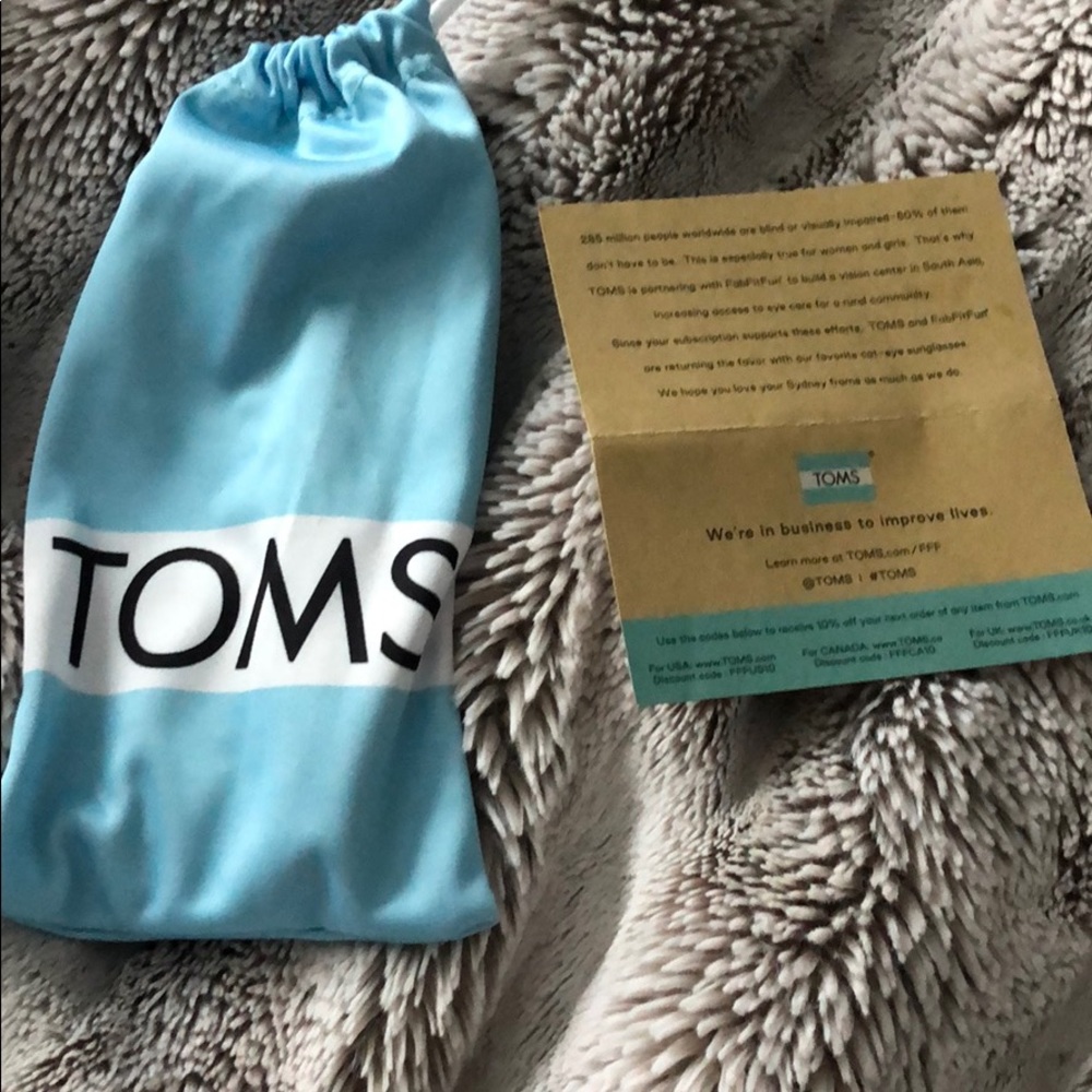 TOMS sunglasses